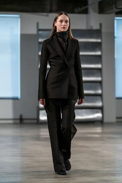 Look 19